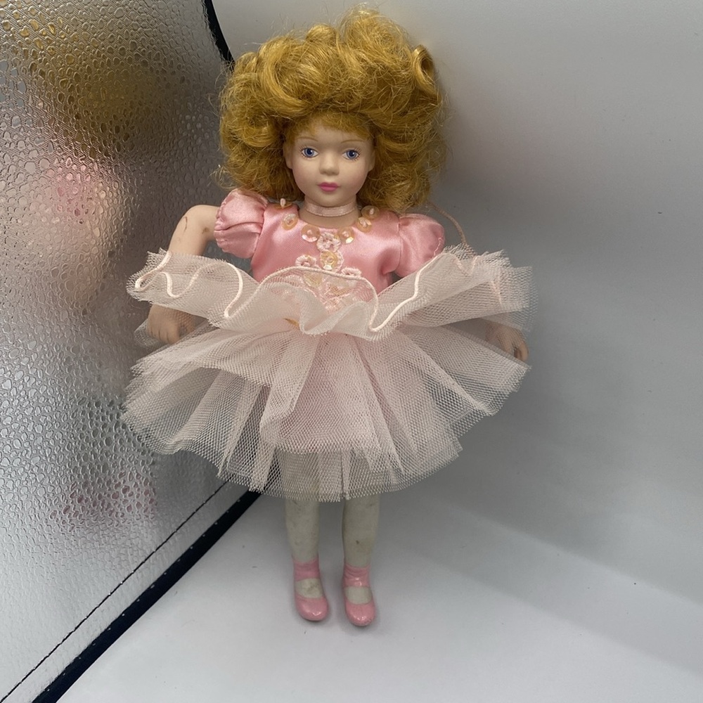 Avon Porcelain Ballerina Doll 1991 10” Retired and Collectible